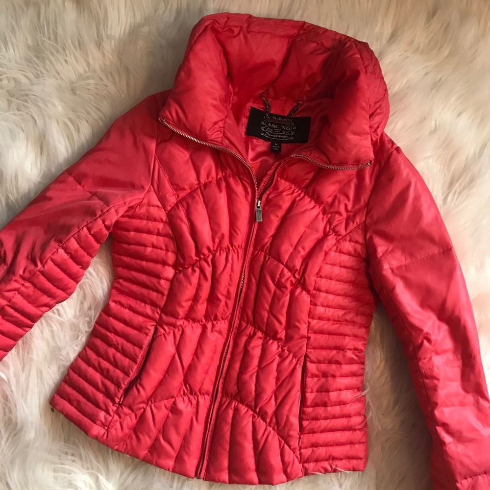 Blanc Noir puffer